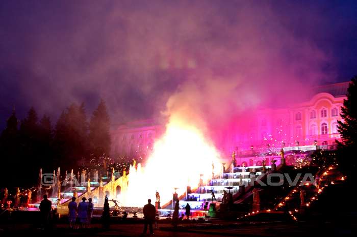 Атмосфера праздника - юбилей в Петергофе. © Алла Четверикова